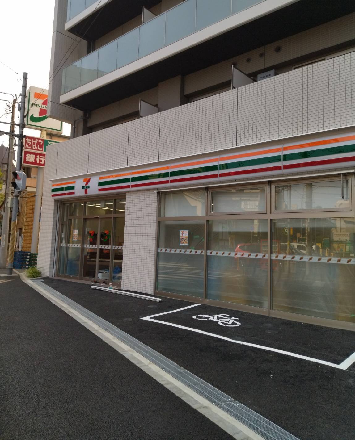 セブンイレブン松戸駅東口店オープン松戸駅前